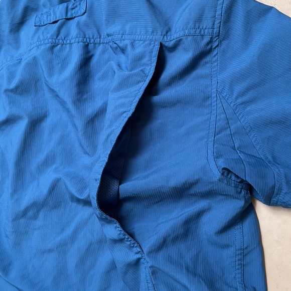 Mens Medium Blue Duluth Vented coolplus button shirt - Picture 10 of 10